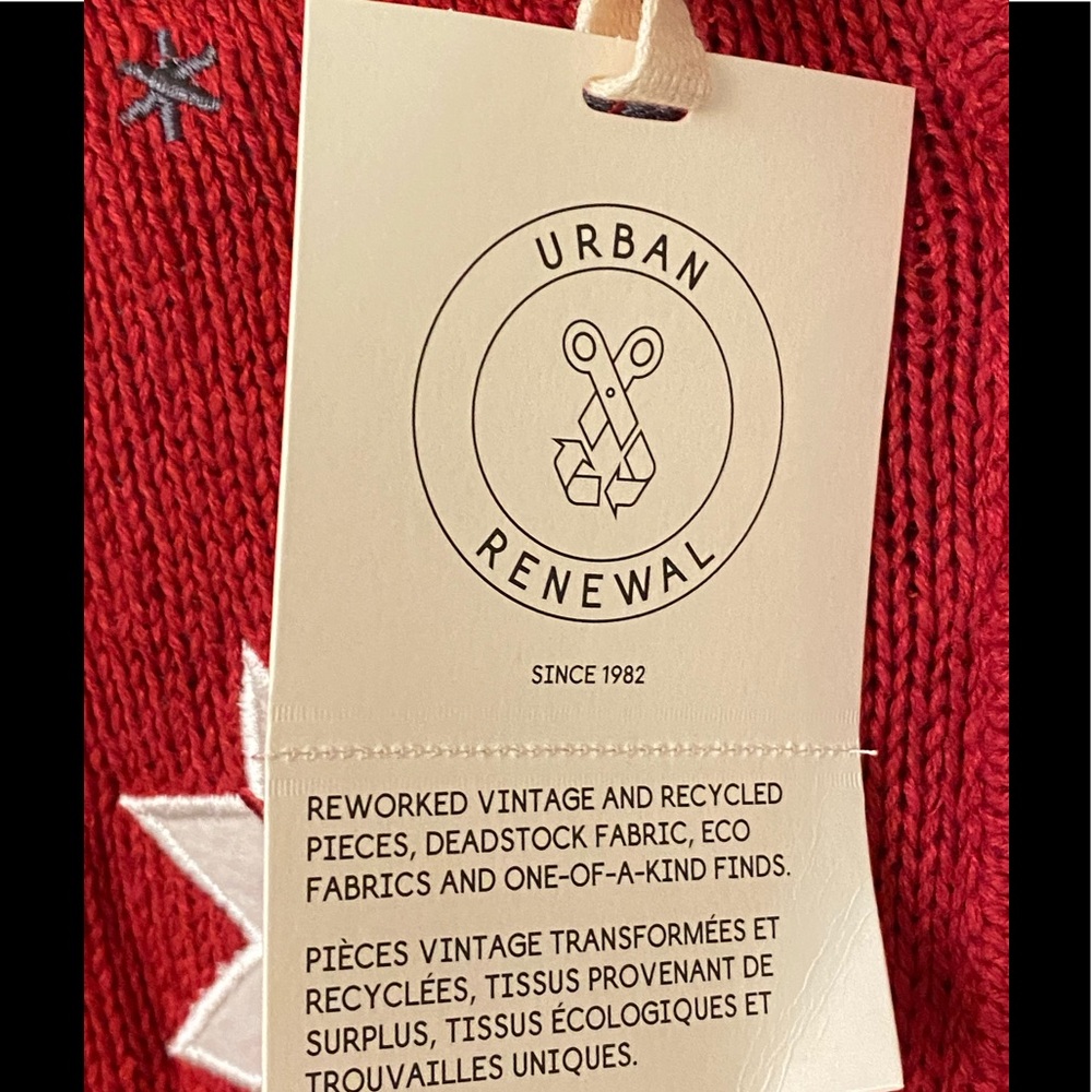 URBAN OUTFITTERS RECYCLED VINTAGE MEDIUM/LARGE HOLIDAY SWEATER NEW - Picture 4 of 8